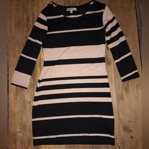 BaileyBlue Tan & Black 1/4th sleeve dress Size Medium